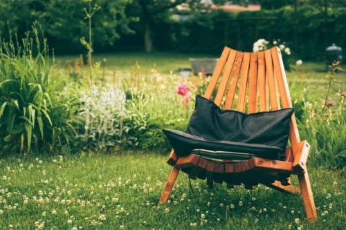 chair-outside_1321-460